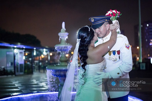 fotografias de bodas de las fuerzas armadas matrimonio del ejercito policia bodas fotos de noche bodas