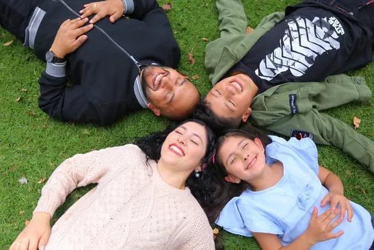 fotografia-bogota-sesiones-de-fotos-familiares-en-exteriores-naturaleza-familia